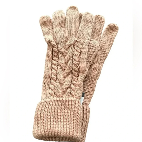 5/20$ NWT ⚡️HOST PICK⚡️Tag misty pink knitted glove size small/medium - Picture 1 of 7